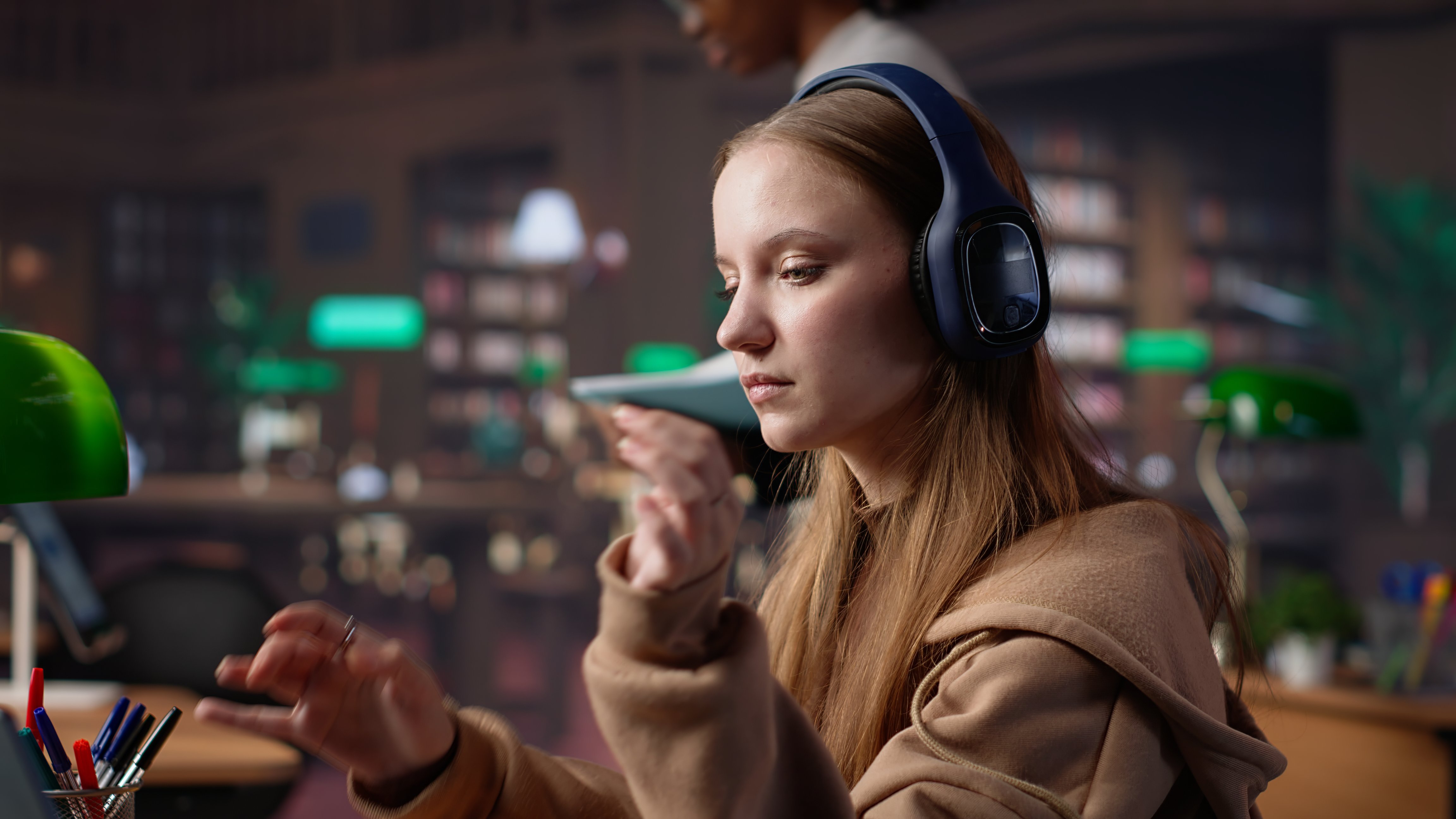 How Conversational AI Voice Agents Handle High-Volume Calls?